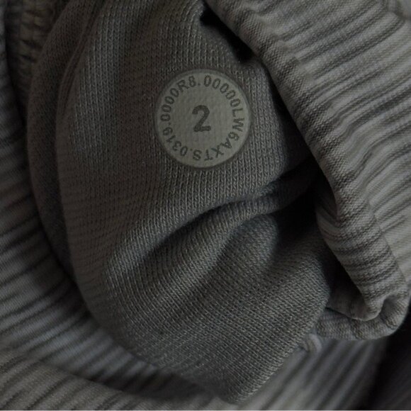 Lululemon Wunder Under Crop (High-Rise) *Luxtreme 21" size 2 - Picture 6 of 12
